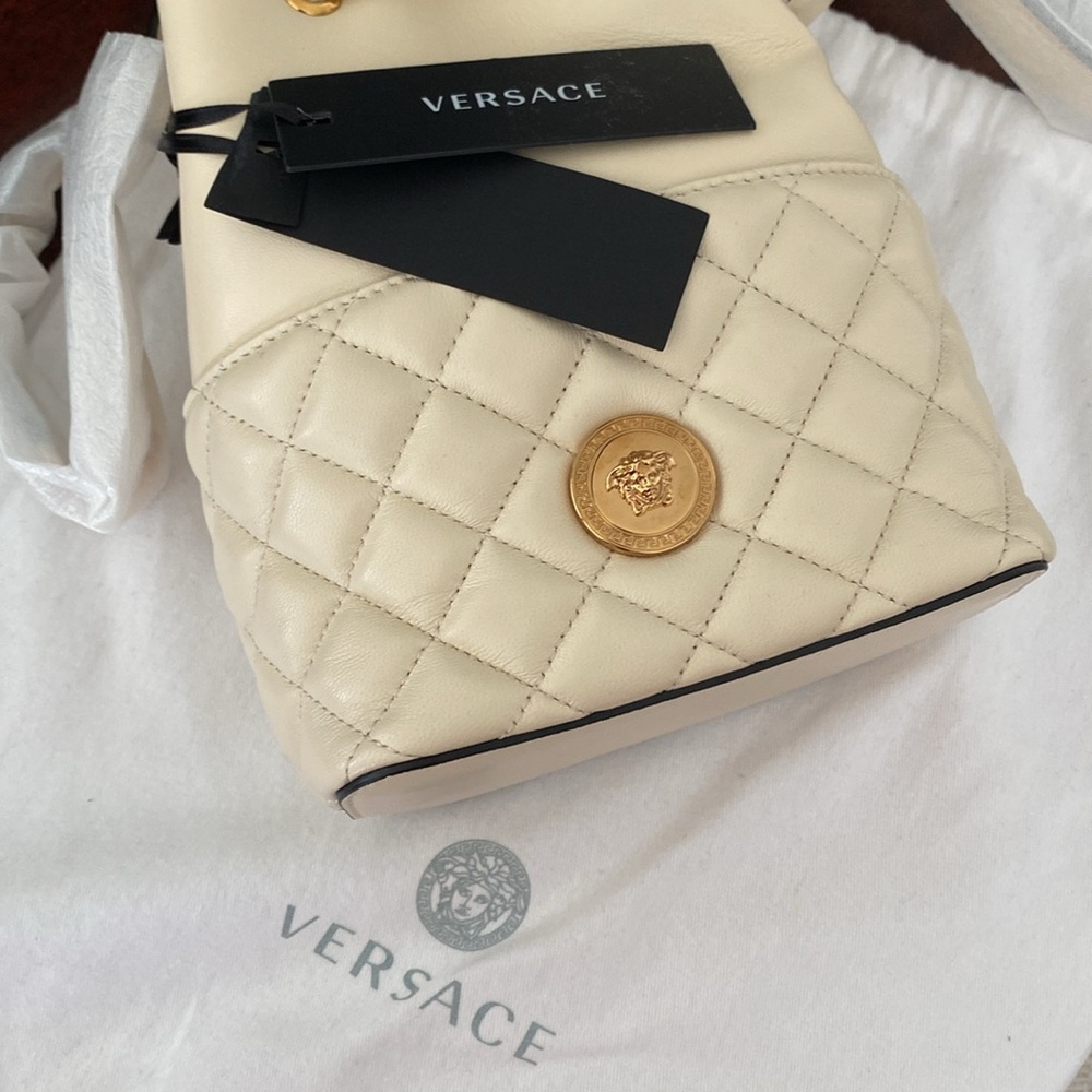 Versace Medusa Cream Quilted Lamb Leather Bucket Shoulder Bag - Picture 4 of 12